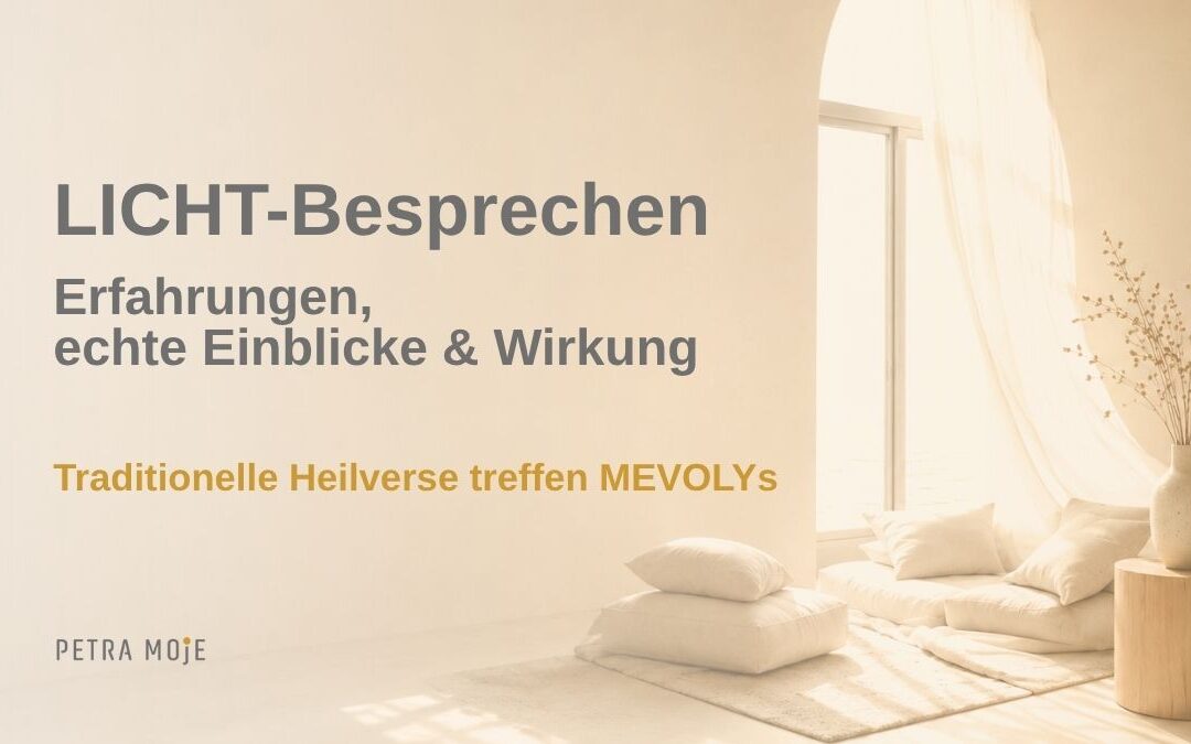 LICHT-Besprechen Erfahrungen. Heller Raum mit Sitzkissen und Meerblick als Beitragsbild zu Erfahrungen, Einblicken und Wirkung des LICHT-Besprechens